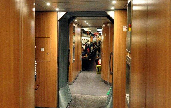 威尼斯备用网站